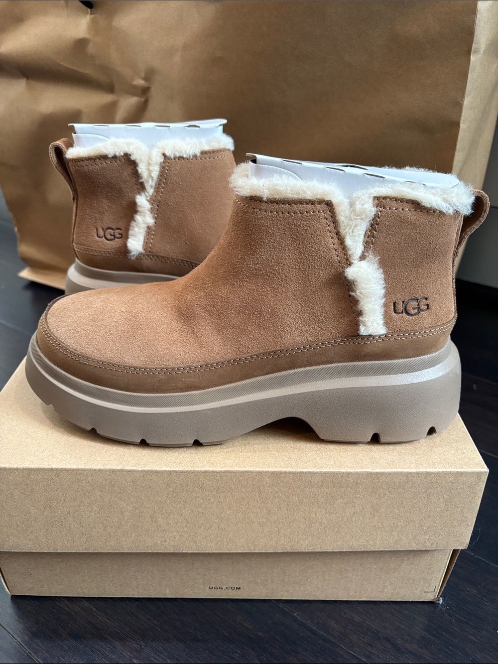 UGG CALIMUZE ULTRA MINI SLIP ON IN CHESTNUT SZ 8 NEW IN BOX